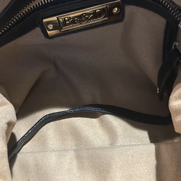 LEATHER SHOULDER BAG // WORN WITH SOME WEAR & TEAR - Picture 13 of 16